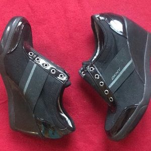 “NWOT” - Tennis shoes